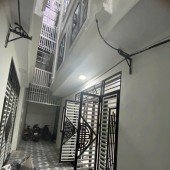 Ông anh cần tiền bán gấp nhà c4
 82,5m2  kv an trạch cát linh
 nhà cách 15 đi ra mặt phố
