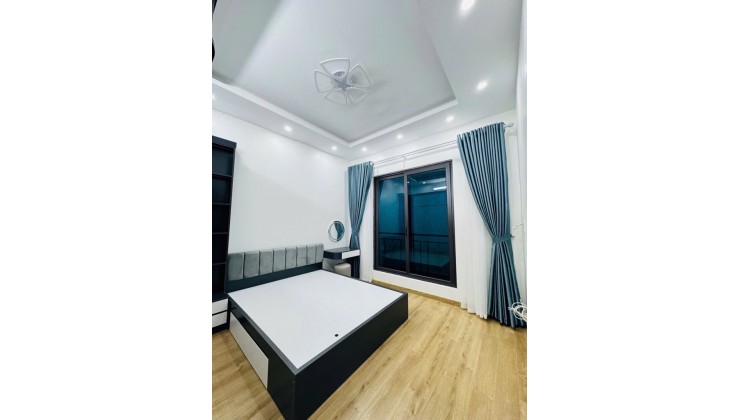 NHÀ LÁNG 32M2 X 5 TẦNG - 6.5 TỶ - VỊ TRÍ ĐẮC ĐỊA - KINH DOANH TUYỆT VỜI