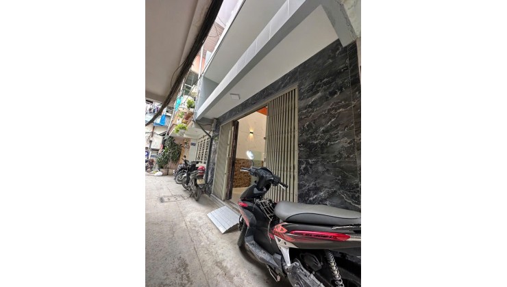 NGANG 4,3 NỞ TÀI LỘC 4.5 DÀI 7.8
3 TẤM CÓ 79 TRIỆU M HƠN