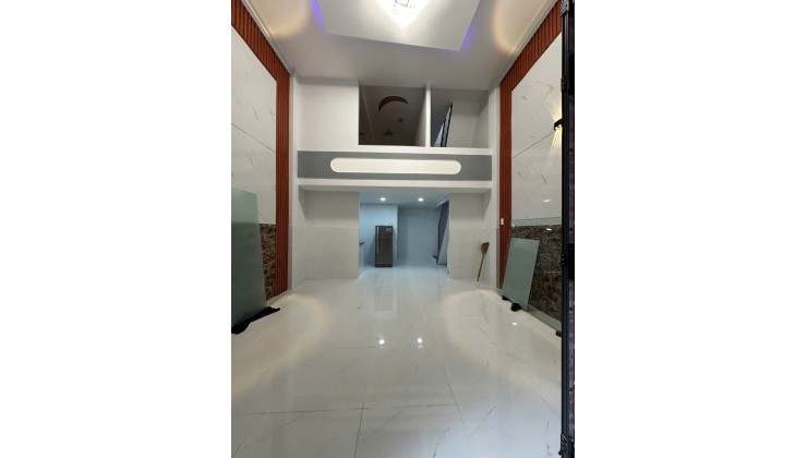 NGANG 4,3 NỞ TÀI LỘC 4.5 DÀI 7.8
3 TẤM CÓ 79 TRIỆU M HƠN