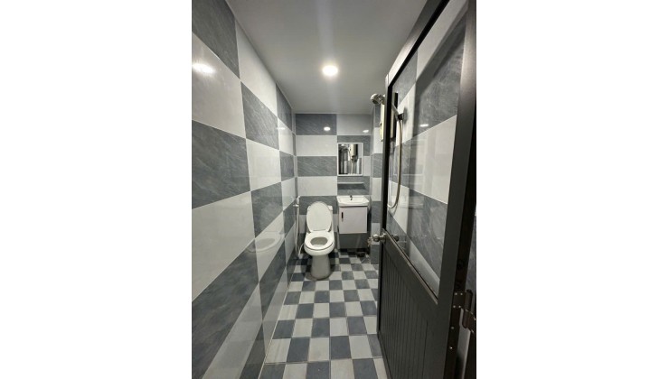NGANG 4,3 NỞ TÀI LỘC 4.5 DÀI 7.8
3 TẤM CÓ 79 TRIỆU M HƠN