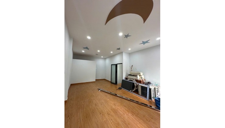 NGANG 4,3 NỞ TÀI LỘC 4.5 DÀI 7.8
3 TẤM CÓ 79 TRIỆU M HƠN