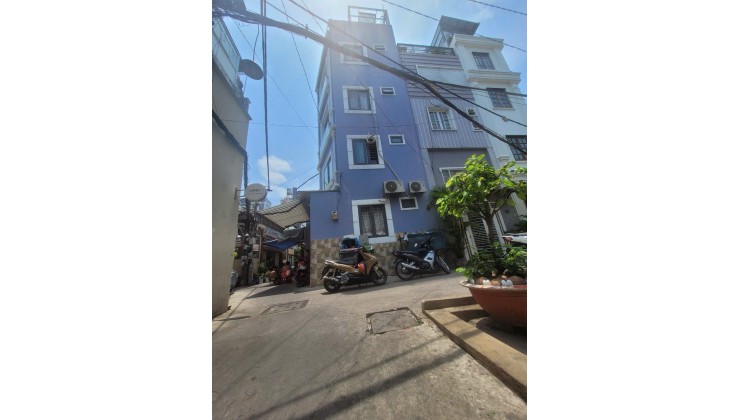 Sát mặt tiền Q4 
Ngang 3.2 Dài 12 m nở hậu 3.6 m
2 TẤM CÓ 4 TỶ