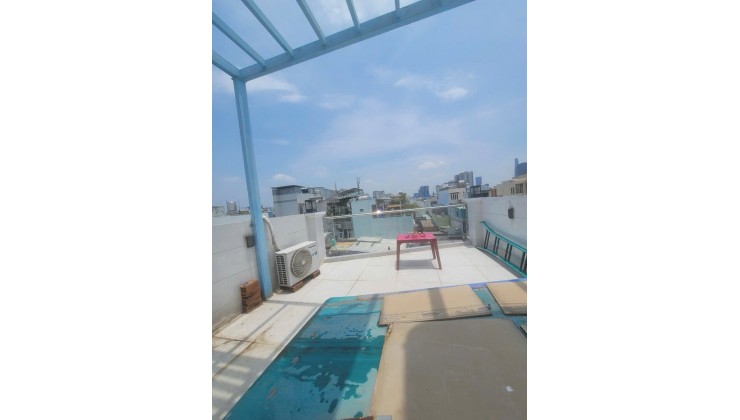 Sát mặt tiền Q4 
Ngang 3.2 Dài 12 m nở hậu 3.6 m
2 TẤM CÓ 4 TỶ