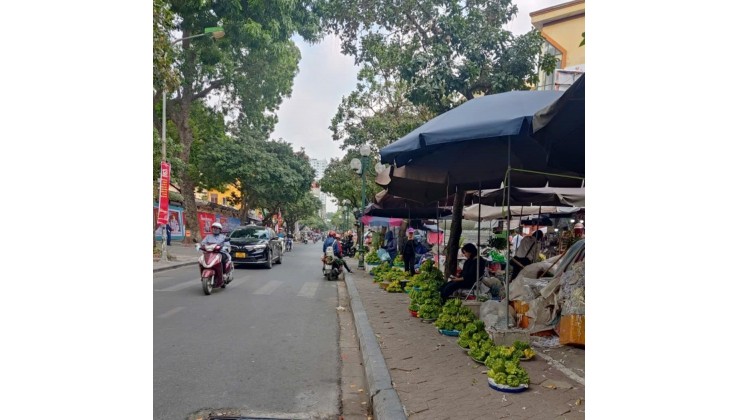 BÁN TÔ HIỆU HÀ ĐÔNG VỊ TRÍ HIẾM , NHÀ 5 TẦNG THANG MÁY ,Ô TÔ ĐỖ CỬA .NHÀ CHƯA BÓC TEM. GIÁ 8,8 ĐỒNG.