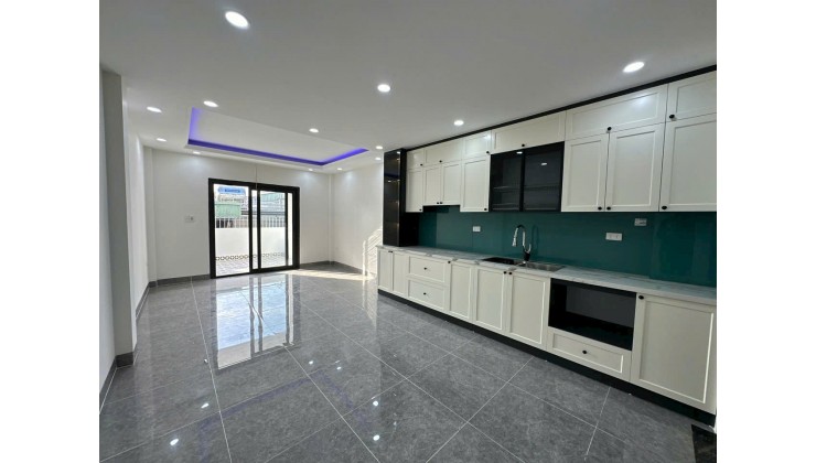 Tuyệt đẹp Trịnh Văn Bô 43,5m- 6T- TM, ô tô, ở ngay đón Tết, giá 10tỷ