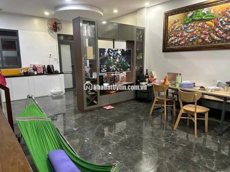 NHÀ 3 TẦNG 72M CHỢ NHỎ Q9 