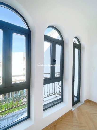 Hạ giá bán nhanh - vừa ở vừa kinh doanh - full nội thất vào ở - giá cực tốt