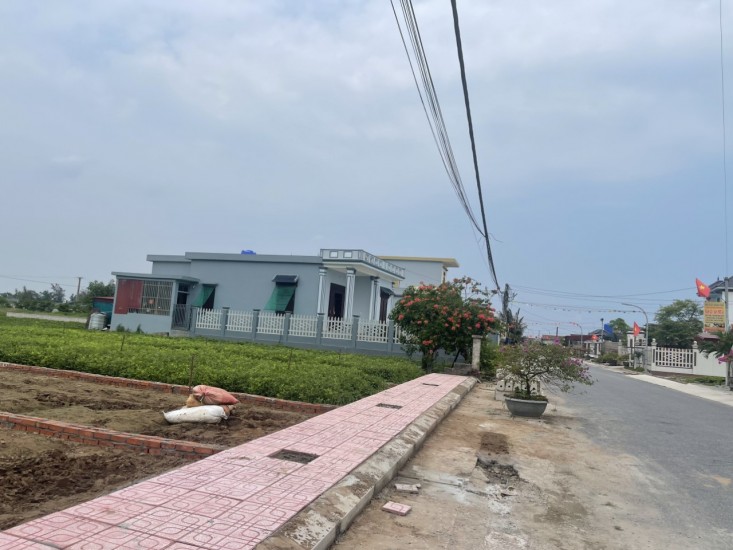 Người nhà em bán gấp mấy lô đất ở quất lâm giá 1 tỷ đến 1 tỷ 6 đối diện bãi tắm Quất Lâm