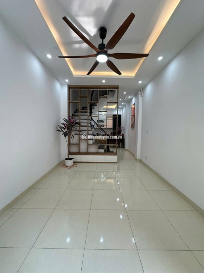 BÁN NHÀ TRUNG TÂM QUÂN THANH XUÂN Ô TÔ ĐỖ CỬA - MẶT NGÕ THÔNG - KINH DOANH SIÊU ĐỈNH - NHÀ MỚI Ở NGAY 37M x 5 TẦNG GIÁ CHÀO HƠN 10 TỶ