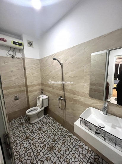 NHÀ ĐẸP PHÂN LÔ OTO CON ĐỖ RẤT GẦN - FULL NỘI THẤT - TIỆN ÍCH NGẬP TRÀN - AN SINH TỐT