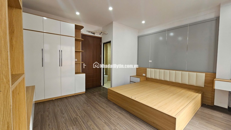 BÁN NHÀ XUÂN ĐỈNH - 34 M2 X 5 TẦNG - THANG MÁY- MT 4.5M - 03 THOÁNG VĨNH VIỄN .