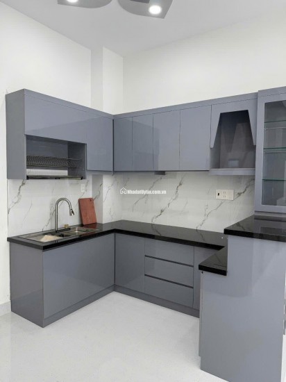Sang nhượng nhà hàng đường Lê Văn Hiến, Bắc Từ Liêm,