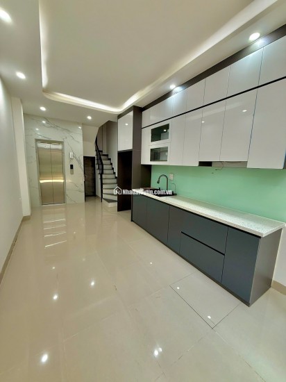 NHÀ ĐỘI CẤN 6 TẦNG THANG MÁY - NỘI THẤT XỊN SÒ TÀI CHÍNH NHỈNH 8 TỶ