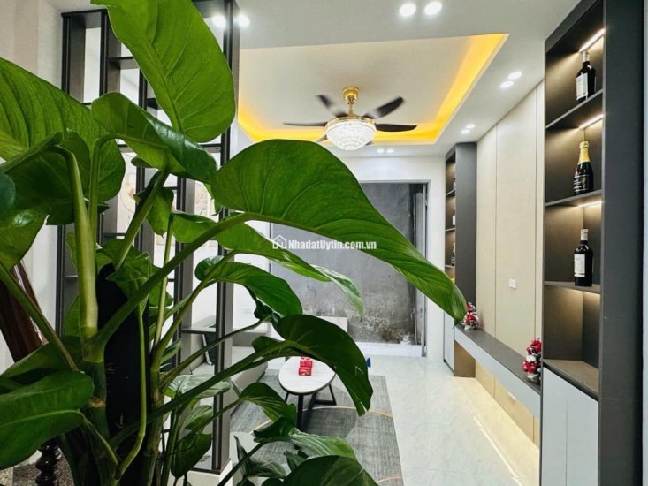 TRUNG TÂM THANH XUÂN - SÁT Ô TÔ - CHỈ 5.9 TỶ
NHÂN HOÀ - 31m² - 5 tầng - 3 ngủ rộng