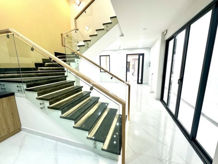 BIỆT THỰ MINI NGAY TT Q7 - DIỆN TÍCH VÀNG 100m2 ( 5X20m ) HXH 8M - NHỈNH 11TỶ