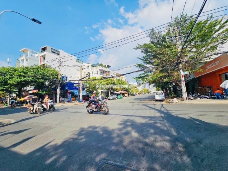 B@n nhà 4 tầng 5x16m ô tô đậu cửa đường Lâm văn bền trung tâm Q7, chỉ có 9 tỏi nhỏ.