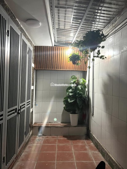 NHÀ ĐẸP PHÂN LÔ OTO CON ĐỖ RẤT GẦN - FULL NỘI THẤT - TIỆN ÍCH NGẬP TRÀN - AN SINH TỐT
