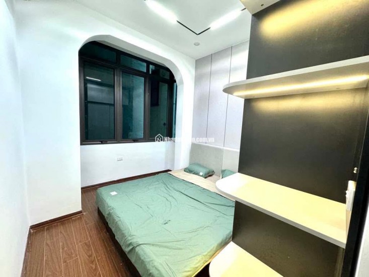 BÁN NHÀ MẶT NGÕ THÔNG, KINH DOANH, Ô TÔ QUA, ĐỐNG ĐA.
DT 30m2, 5 Tầng - GIÁ: 8,15 Tỷ
SỔ ĐỎ VUÔNG ĐẸP.