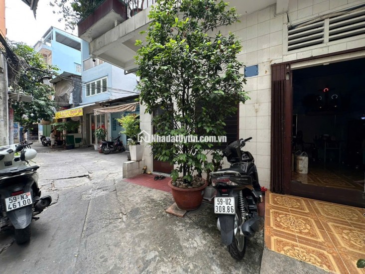 Bán nhà quận 10, đường Lê Hồng Phong, 45m2, sát mặt tiền, 8 tỷ