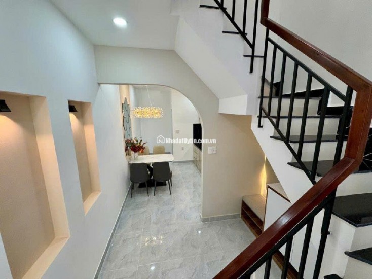 Bán nhà 4 Tầng 41m2 ngỗ Dương Bá Trạc Quận 8 5.6 tỷ - sổ hồng chính chủ