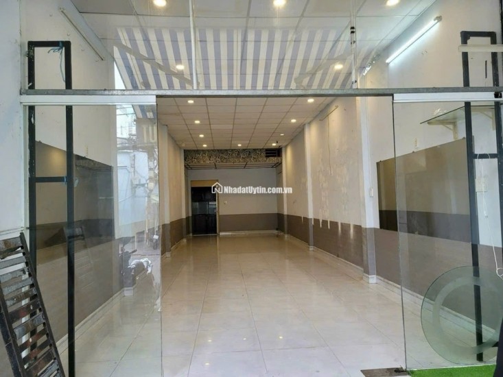 NHÀ 3 TẦNG -HẺM 6M -NHỈNH 4 T.Ỷ