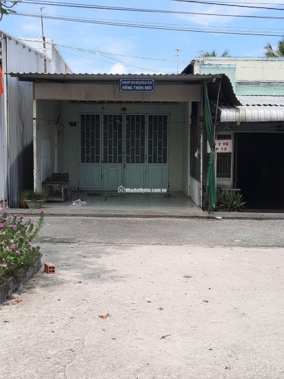 Cần bán gấp nhà và nhà tại chợ Vị Trung, huyện Vị Thuỷ, tỉnh Hậu Giang (có 83m thổ cư). Giá: 1tỷ