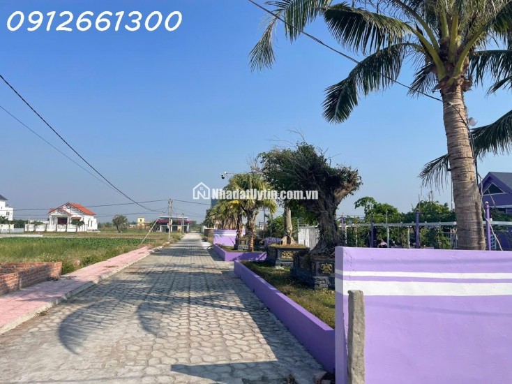 Cần bán mảnh đất biển 100m2 sổ đỏ full thổ tại Quất Lâm- Giao Thủy- Nam Định