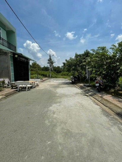 Cần bán gấp Nhà Phú Hữu, Q.9. DT:110,7 m2, 3PN chỉ 4,25tỷ