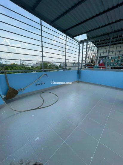 Cần bán gấp Nhà Phú Hữu, Q.9. DT:110,7 m2, 3PN chỉ 4,25tỷ