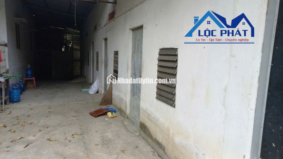 Cho thuê nhà xưởng 2200m2, nhà ở công nhân, điện 250KVA, hợp đồng dài hạn, giá 55 triệu