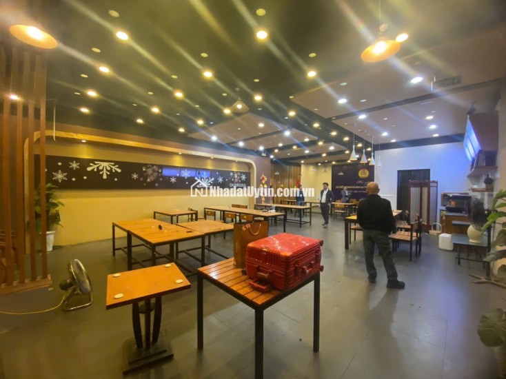 Cho thuê Mặt bằng lô góc làm nhà hàng, phòng khám, spa, thẩm mĩ,phòng trà...668m tại chân đế Mipec 229 Tây Sơn- Đống Đa- Hà Nội. LH/ 0866683628