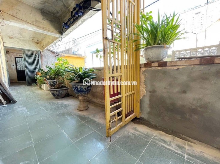 BÁN GẤP CĂN TẬP THỂ  NHÀ Ở  CÁN BÔ - TRUNG TÂM QUẬN THANH XUÂN - 3PN - 3,1TỶ