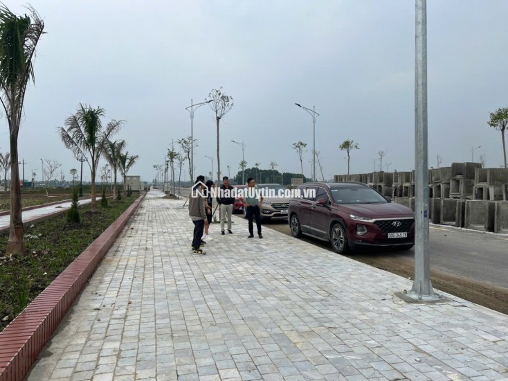 Lô đất cực kỳ thích hợp để đầu tư,kinh doanh. Em còn mấy lô giá cực ưu đãi tại Phường Rừng Thông,TP.Thanh Hóa