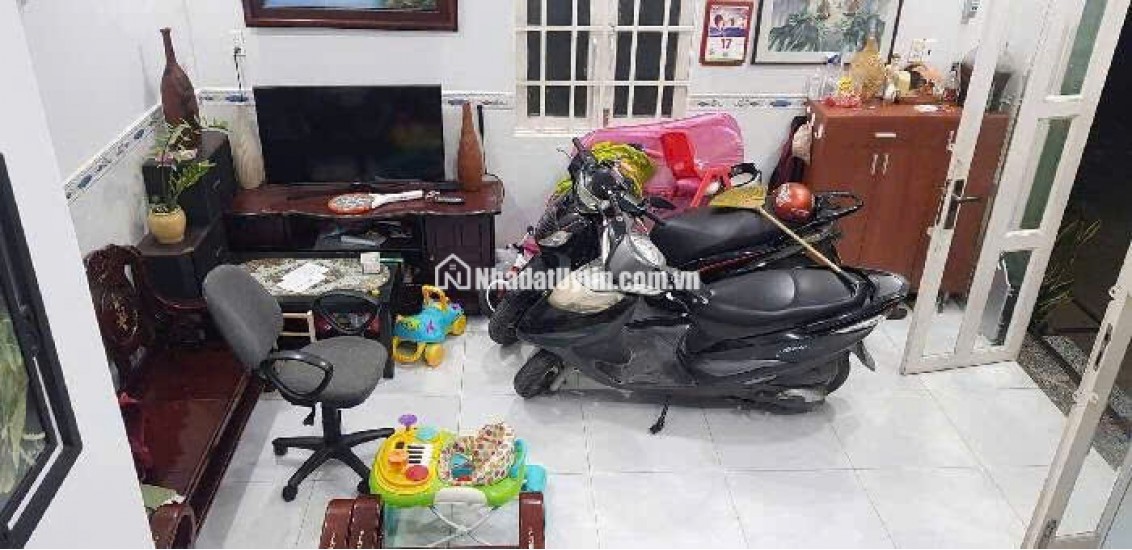 Bán nhà Đường Bến Nghé, Quận 7, 2 tầng, 28,8m2, cách 50m ra đường lớn, nhỉnh 2 tỷ