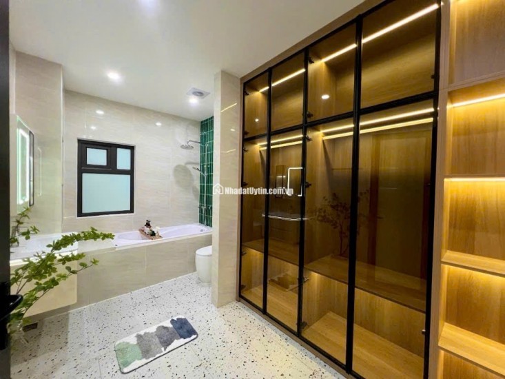 Bán nhà 5 tầng lô góc phố Bạch Mai .Nhà đẹp ở ngay thiết kế hiện đại tối ưu công năng sử dụng.Giá 8,2 tỷ