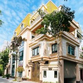 Chỉ 68,5 tỷ sở hữu ngay tòa biệt thự vị trí đắc địa nhất bán đảo Linh Đàm, diện tích 255m2, xung quanh là công viên hồ nước lộng gió