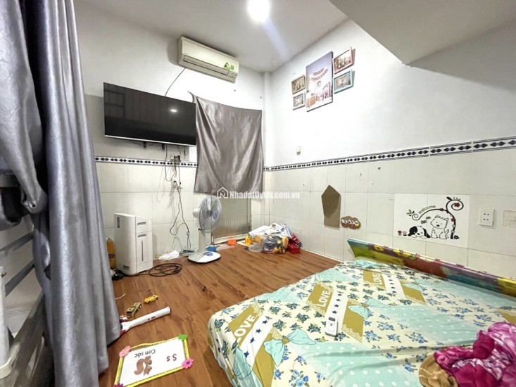 Bán nhà Âu Cơ, Phú Trung, Tân Phú, gần Đầm Sen, nhà 3 tầng đẹp, chỉ hơn 1 tỷ