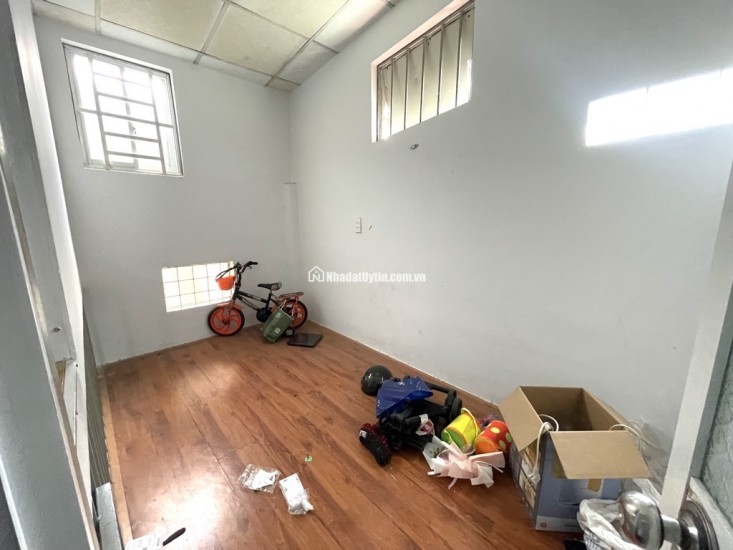 Bán nhà Âu Cơ, Phú Trung, Tân Phú, gần Đầm Sen, nhà 3 tầng đẹp, chỉ hơn 1 tỷ