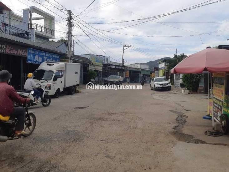 BÁN ĐẤT TẶNG NHÀ SẴN SỔ MẶT TIỀN ĐƯỜNG NHỰA VEN BIỂN TUY PHONG_BÌNH THUẬN