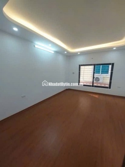 Nhà đẹp Nguyễn Văn Linh hơn 4 tỷ, 30m2, MT 4m, 5 tầng, gần ô tô