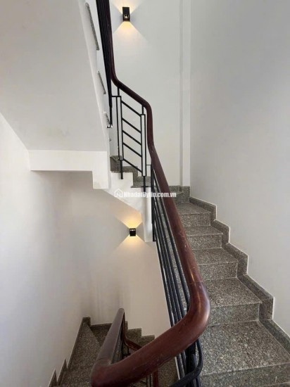 BÁN NHÀ MẶT TIỀN KD – ĐƯỜNG 21M – GẦN ĐH VĂN LANG – 3.5x23.5m – SÂN Ô TÔ – 1 TRỆT 3 LẦU – CHỈ 5TỶ850