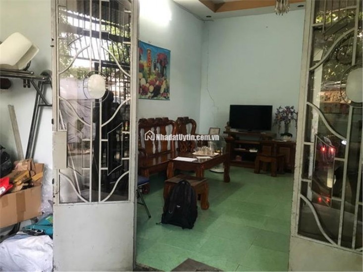 tân chánh hiệp q12 -chủ cần bán gấp- DT 67m2 - hẻm lớn 5m2 xe hơi vào nhà - 3 phòng ngủ-  thông thoàng , sạnh sẽ, sổ vuông, giá nhỉnh 3 tỷ