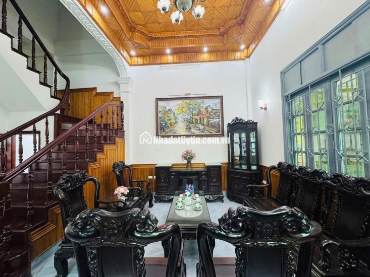 NHÀ ĐẸP ĐỐNG ĐA - MẶT TIỀN KHỦNG -KINH DOANH -O TÔ VÀO NHÀ. ĐTLH 0904684381/0906195477