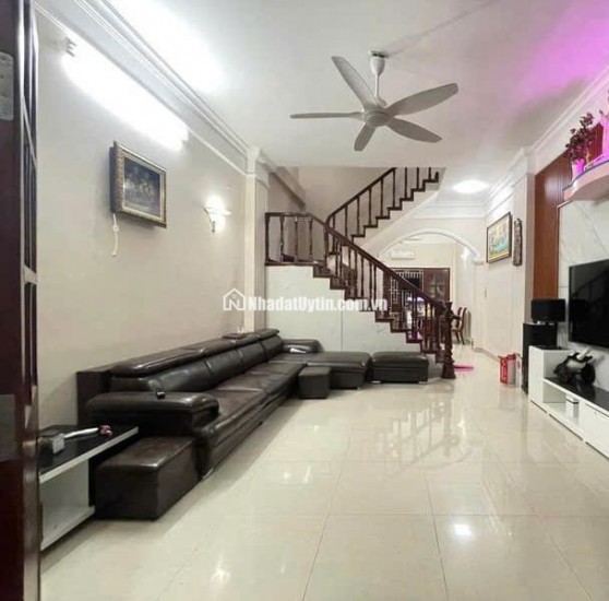 Bán nhanh nhà phố Nguyễn Khánh Toàn, Cầu Giấy, ở hoặc kinh doanh cực tốt, 62m, nhỉnh 13 tỷ