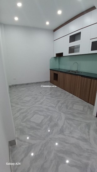 NHÀ MỚI LÔ GÓC - Ô TÔ VÀO NHÀ - KINH DOANH - SÁT SÂN CHƠI ĐỂ CẢ CHỤC XE Ô TÔ - CẠNH HỒ ĐIỀU HOÀ, NGÕ THÔNG