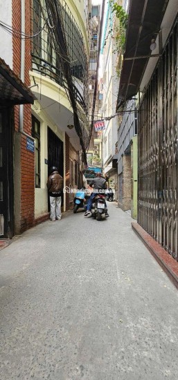 Bán nhà Trần Khát Chân 35m2 -4T gần phố-6N ba gác đua
