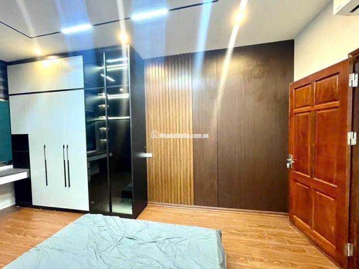 Phân lô ô tô qua nhà, mặt ngõ kinh doanh, Tây Sơn, Đống Đa, gần phố, ngõ thông, 32m x 5T, 8 tỷ
