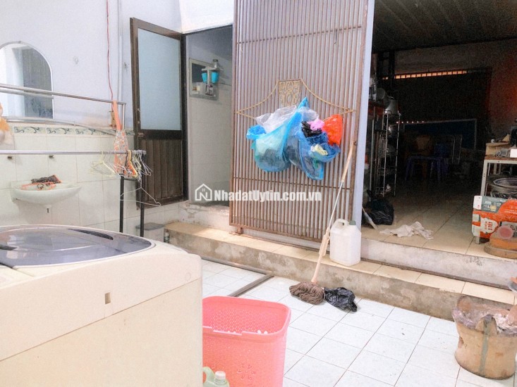 Bán nhà mặt phố tại Đường Phan Chu Trinh, Quyết Thắng, KonTum, 5,4 tỷ, 133m2