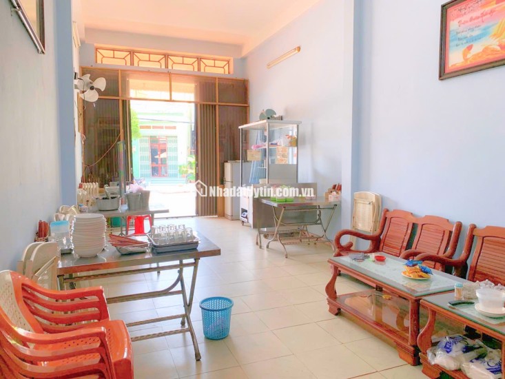 Bán nhà mặt phố tại Đường Phan Chu Trinh, Quyết Thắng, KonTum, 5,4 tỷ, 133m2
